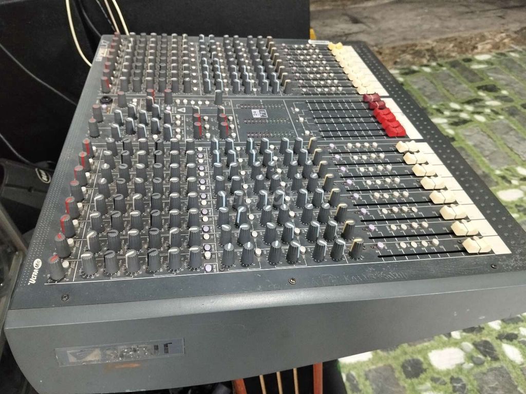 Bàn mixer Soundcraft Spirit LX7 Xám. Mua bán Tivi, Âm thanh tại Thị xã Tân Uyên Bình Dương được đăng bởi Thái Bình Dương hình 1