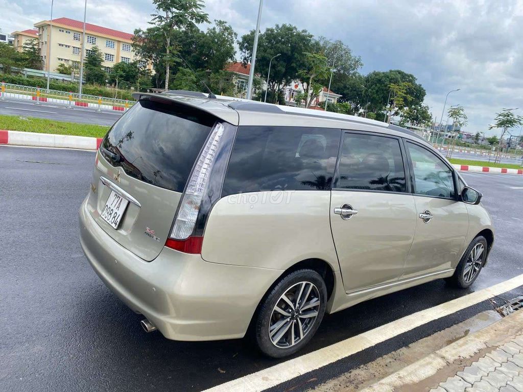 Mitsubishi Grandis 2008 - 120000 km