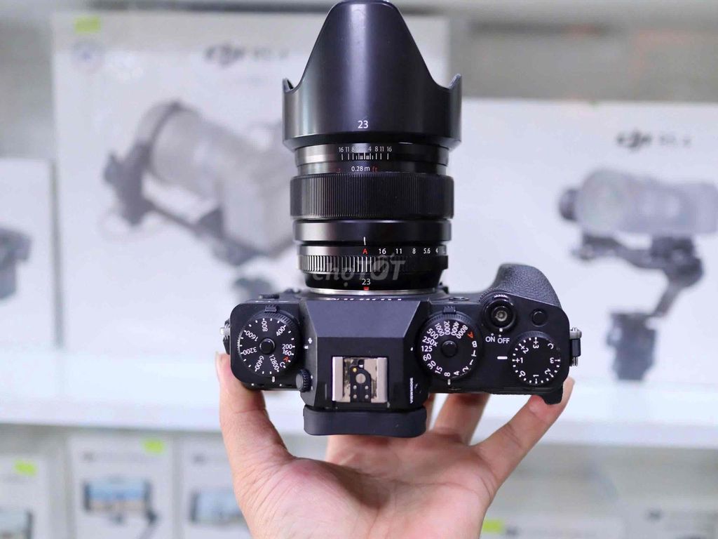 Bán Fujifilm XT4+Lens XF 23f1.4 Máy ,lens còn đẹp. Mua bán Máy ảnh, Máy quay tại Thành phố Thủ Dầu Một Bình Dương được đăng bởi Chinh Lee hình 1
