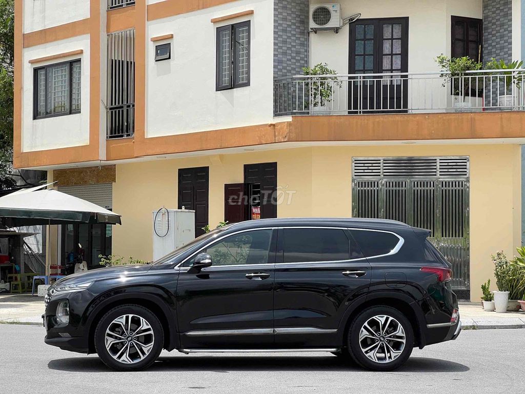 Hyundai Santa Fe 2019 2.2L AT 4WD - 90000 km. Mua bán Ô tô tại Quận Long Biên Hà Nội được đăng bởi Le hao hình 5