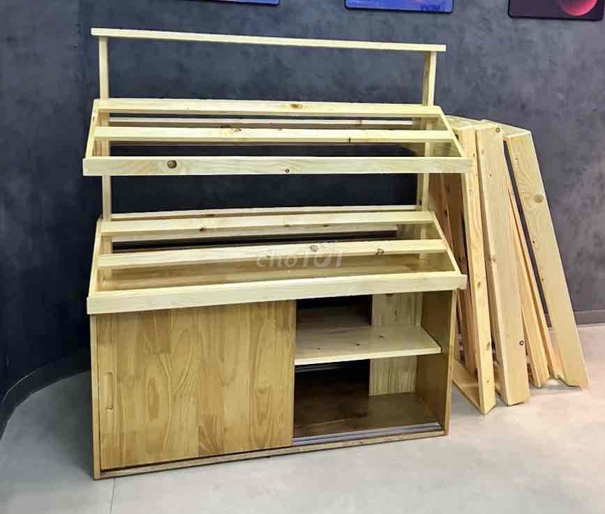 Kệ trưng bày gỗ thông. Mua bán Tủ, kệ gia đình tại Quận 10 Tp Hồ Chí Minh được đăng bởi Nguyễn Thị Lan Anh hình 1