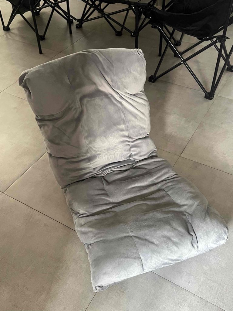 Ghế ngồi bệt màu Xám tặng bọc ghế màu xanh. Mua bán Bàn ghế tại Huyện Phú Vang Thừa Thiên Huế được đăng bởi Nguyên Official hình 1