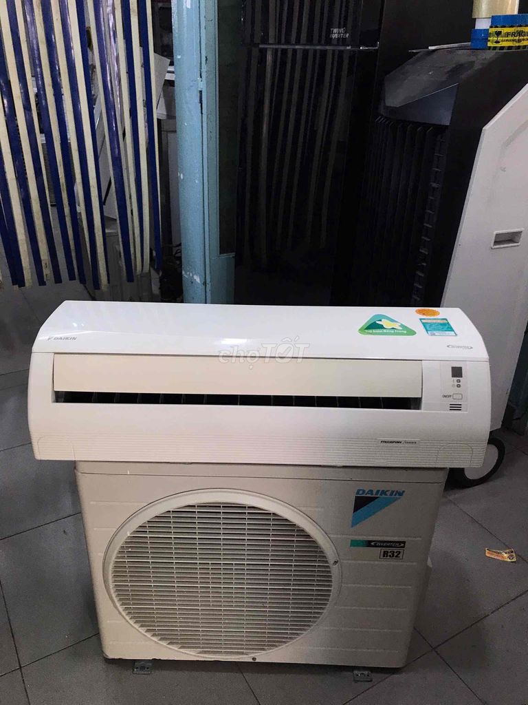 Máy lạnh Daikin 1.5hp Inverter còn 80%