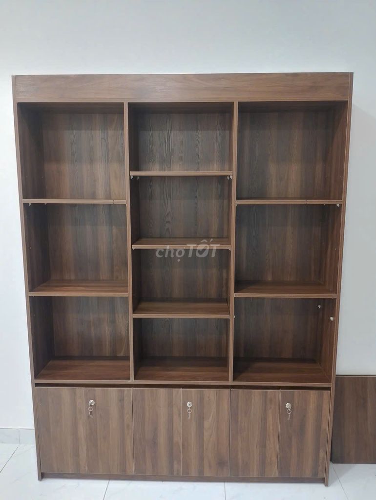Tủ hồ sơ Gỗ Nâu 1m6x2m Văn phòng. Mua bán Đồ dùng văn phòng tại Quận 12 Tp Hồ Chí Minh được đăng bởi Thanh lý Phú Cường hình 1