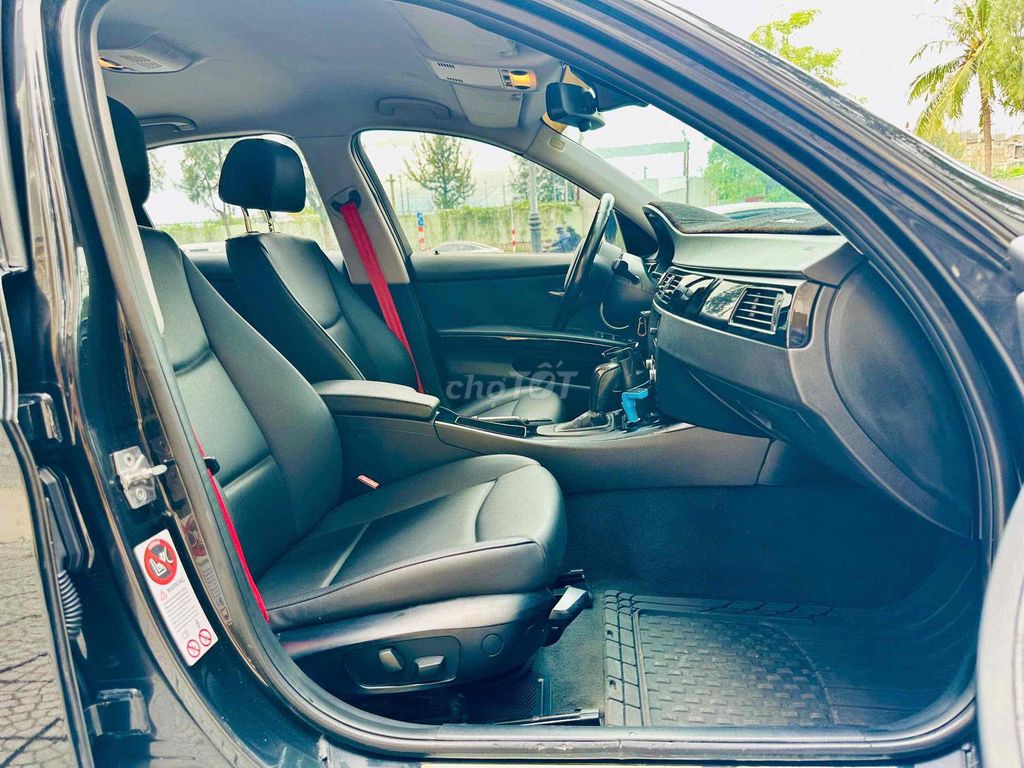 BMW  325 i 2010 km ( gia đình cần nhượng ). Mua bán Ô tô tại Quận Thanh Khê Đà Nẵng được đăng bởi Trần văn kim hình 3