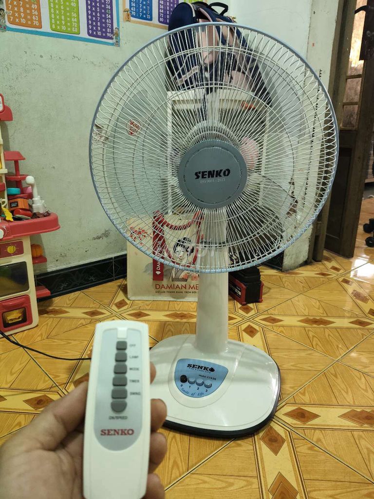 Quạt đứng Senko L1638 điều khiển từ xa mới 95%. Mua bán Quạt tại Thành phố Thuận An Bình Dương được đăng bởi Nguyenvanchi hình 1