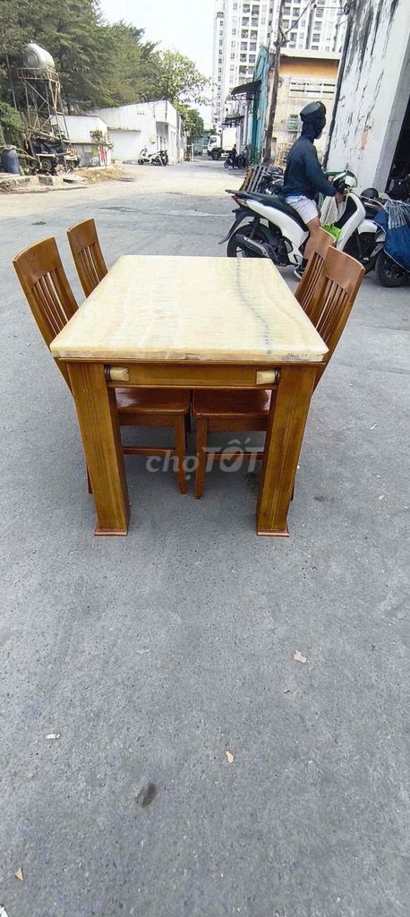 Bộ bàn ăn mặt đá gỗ Nâu. Mua bán Bàn ghế tại Quận 7 Tp Hồ Chí Minh được đăng bởi Ha Vi hình 1