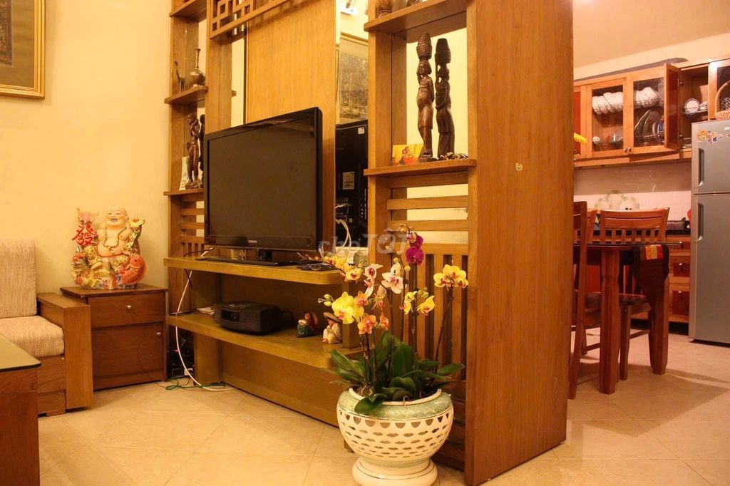 Cho thuê nhà sân vườn Đội Cấn, Ba Đình, full đồ