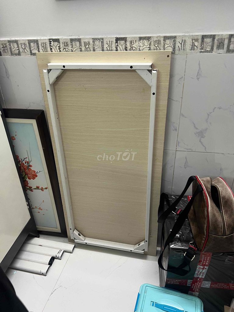 Bàn gấp Gỗ Kim loại Vàng nhạt Tiết kiệm không gian. Mua bán Bàn ghế tại Quận 7 Tp Hồ Chí Minh được đăng bởi trường hình 1