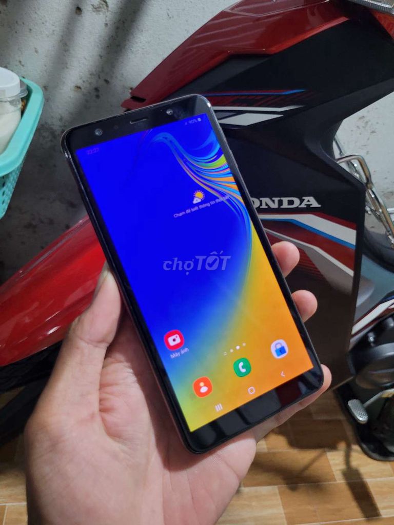 A7 2018 Ram4/64Gb Màn Amoled lưu nhẹ - Máy đẹp 99%