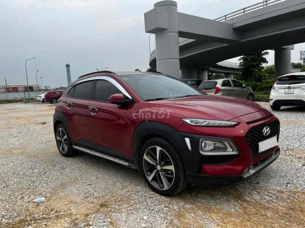 Hyundai Kona 2020 2.0 ATH Красный 90000 км