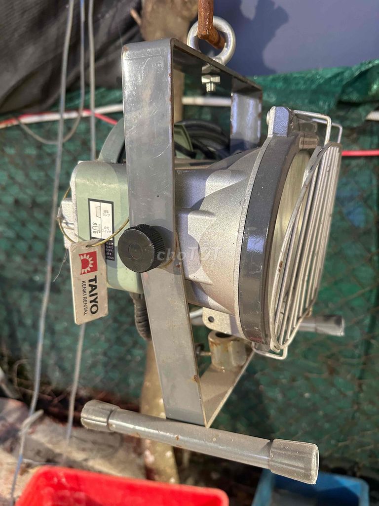 Đèn pha ( nhật bãi 220v ). Mua bán Đèn tại Quận 12 Tp Hồ Chí Minh được đăng bởi PHÚ KỜ hình 1