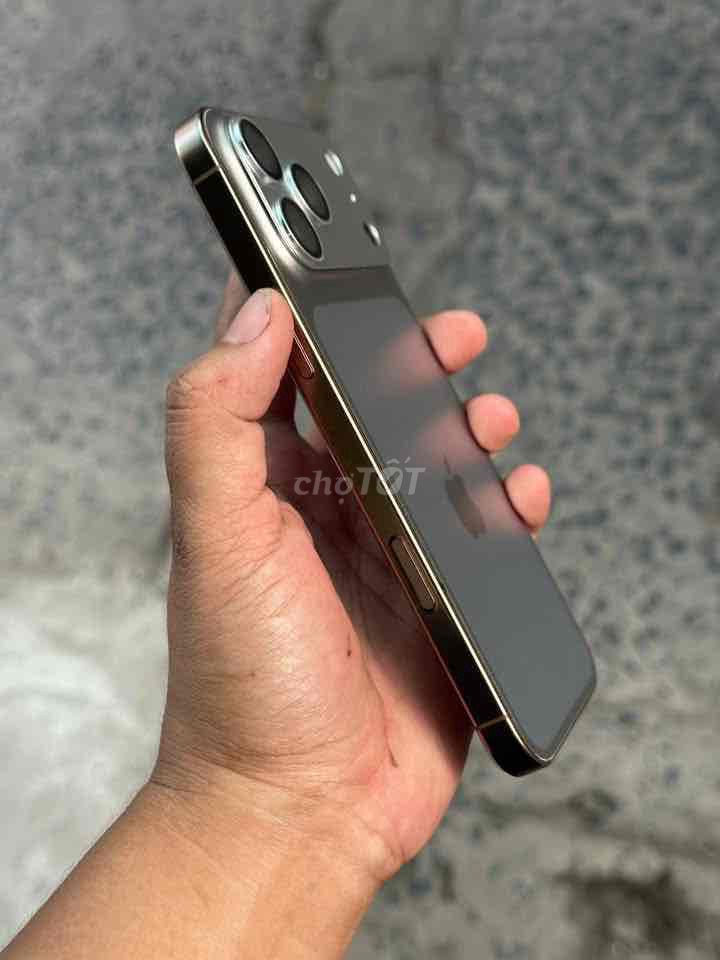 iPhone 16 Pro Max 256GB Vàng đồng. Mua bán Điện thoại tại Thành phố Biên Hòa Đồng Nai được đăng bởi nguyễn lê store hình 1