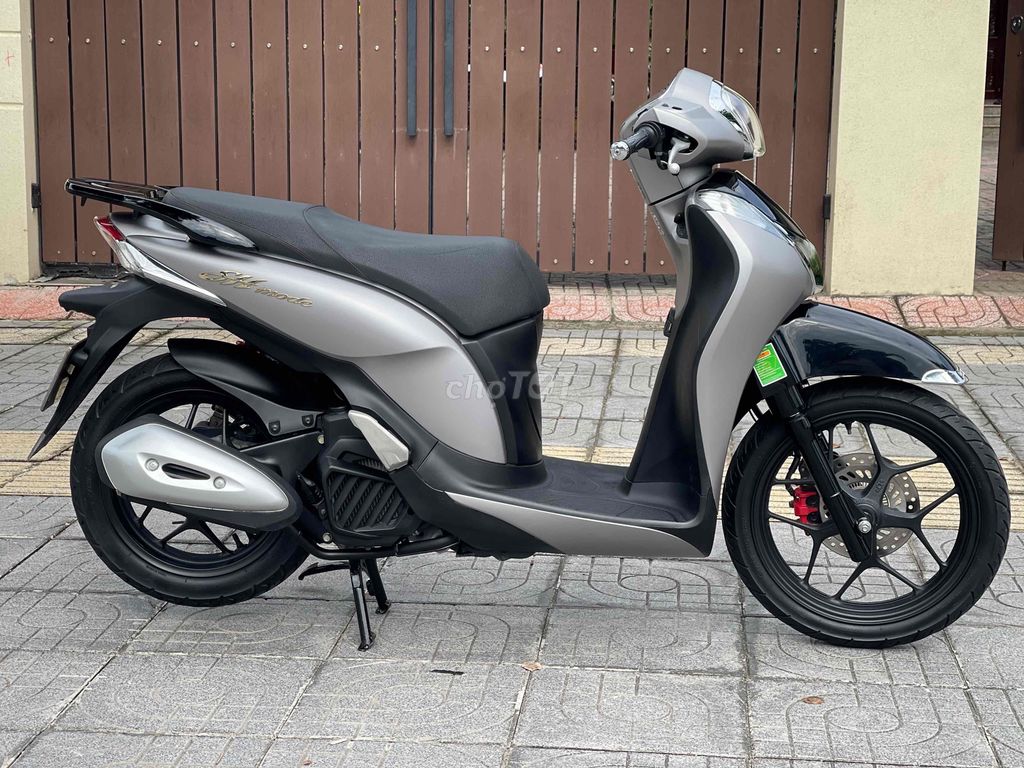 Honda SH Mode с ABS 2020, популярный матовый серо-серебристый цвет, спортивный черный