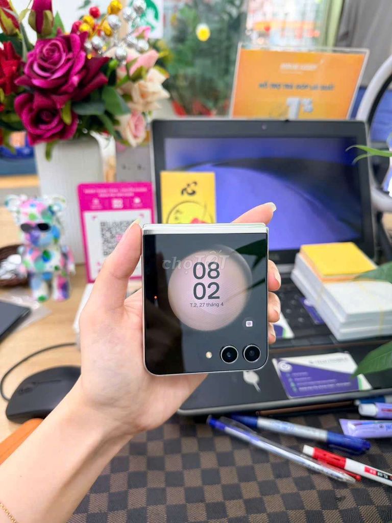 Samsung Galaxy Z Flip5 256GB Trắng. Mua bán Điện thoại tại Quận 7 Tp Hồ Chí Minh được đăng bởi Minh phương hình 1