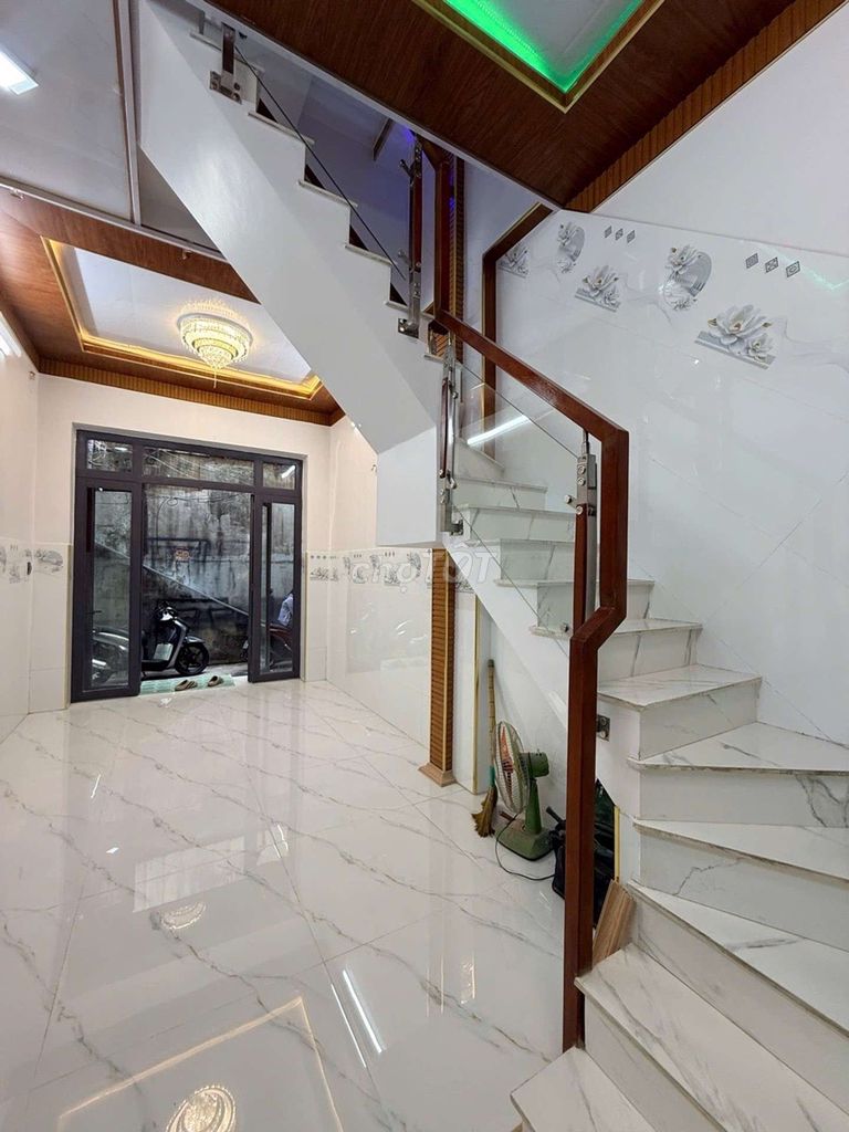 Nhà hẻm Tân Hòa Đông,Bình Tân_2 tầng_30m2_2pn,SHR Vuông vức ko qh