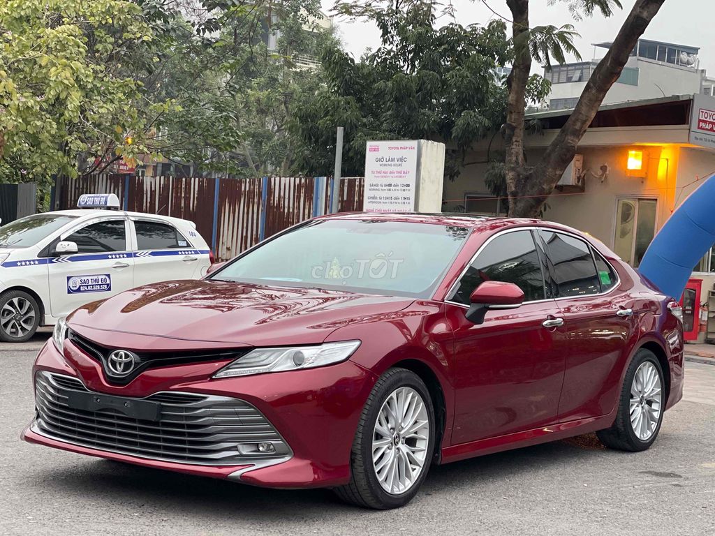 Toyota Camry 2020 2.5Q Odo Zin 5v5 Giá chỉ 893tr