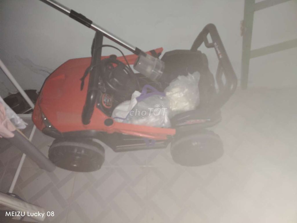 Ô tô đồ chơi màu Đỏ. Mua bán Mẹ và bé tại Thành phố Biên Hòa Đồng Nai được đăng bởi Minh Hùng hình 1