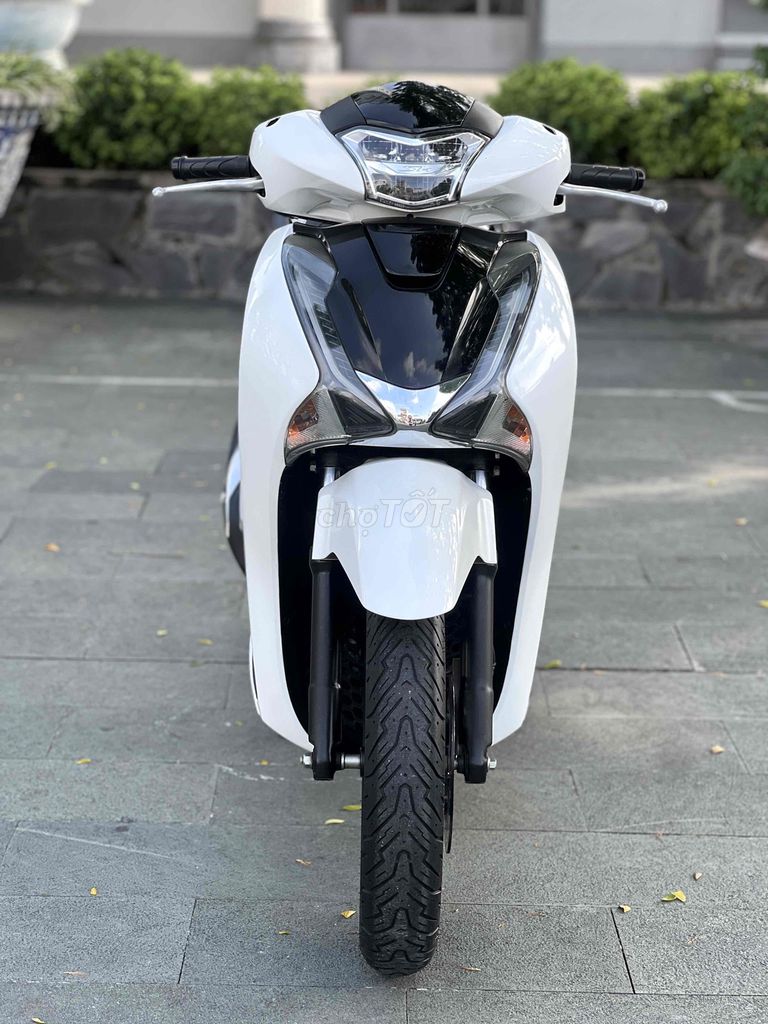 ❤️SH 125 2017 Trắng Sporty BSTP chính chủ có góp. Mua bán Xe máy tại Thành phố Thủ Đức Tp Hồ Chí Minh được đăng bởi Hiếu  hình 1