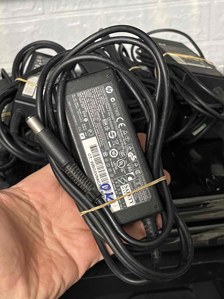 10 Sạc laptop HP 65W, 90W Kim lớn. Mua bán Phụ kiện (Màn hình, Chuột...) tại Quận Ninh Kiều Cần Thơ được đăng bởi Ngân trương hình 1