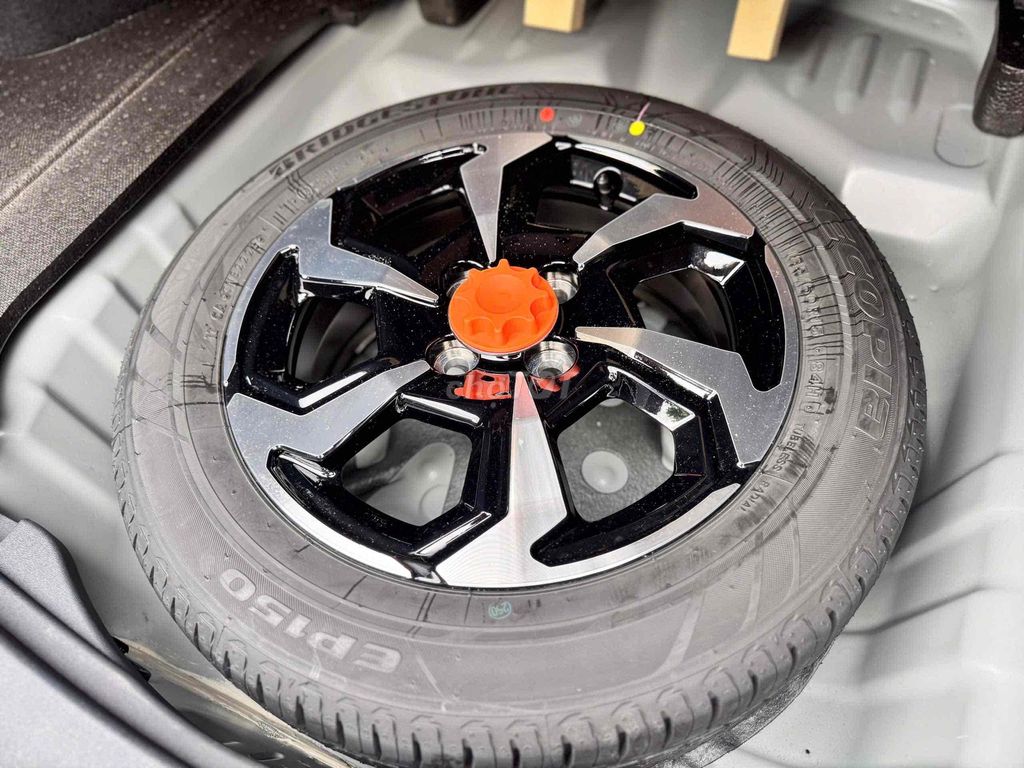 Toyota Vios E CVT - 5000 km - 2025 màu bạc. Mua bán Ô tô tại Thành phố Thủ Đức Tp Hồ Chí Minh được đăng bởi Hữu Phúc hình 16