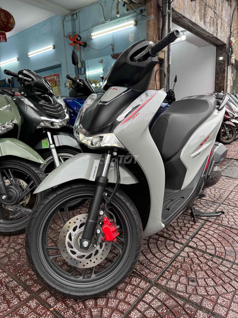 Honda SH 160i ABS 2025 Xám 3200 km