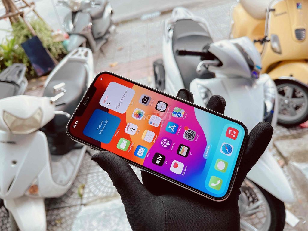 iPhone 12 Pro Max 256G Trắng quốc tế pin new 100%. Mua bán Điện thoại tại Quận Hải Châu Đà Nẵng được đăng bởi TUẤN LUXURY MOBILE ĐÀ NẴNG hình 1