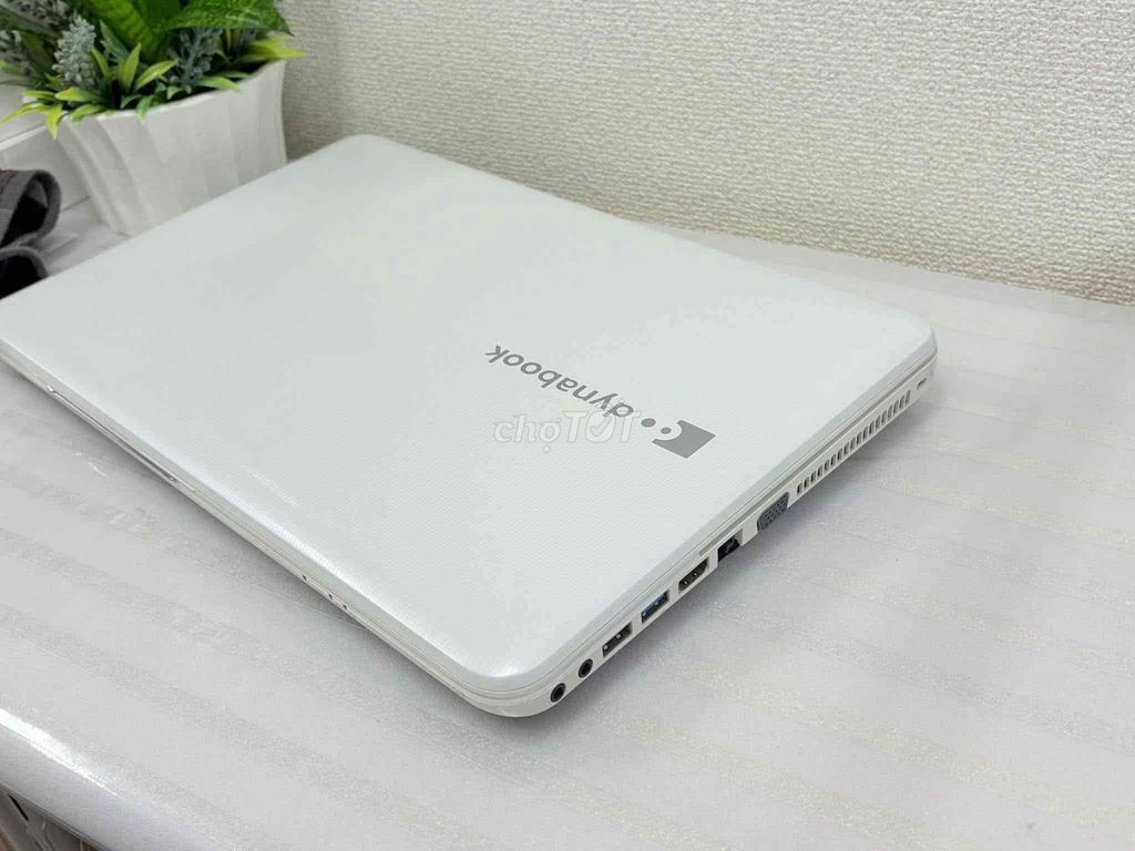 Toshiba Dynabook i7/ram16/ssd256gb trắng quá đẹp. Mua bán Laptop tại Quận Hai Bà Trưng Hà Nội được đăng bởi Akiba shop hình 1