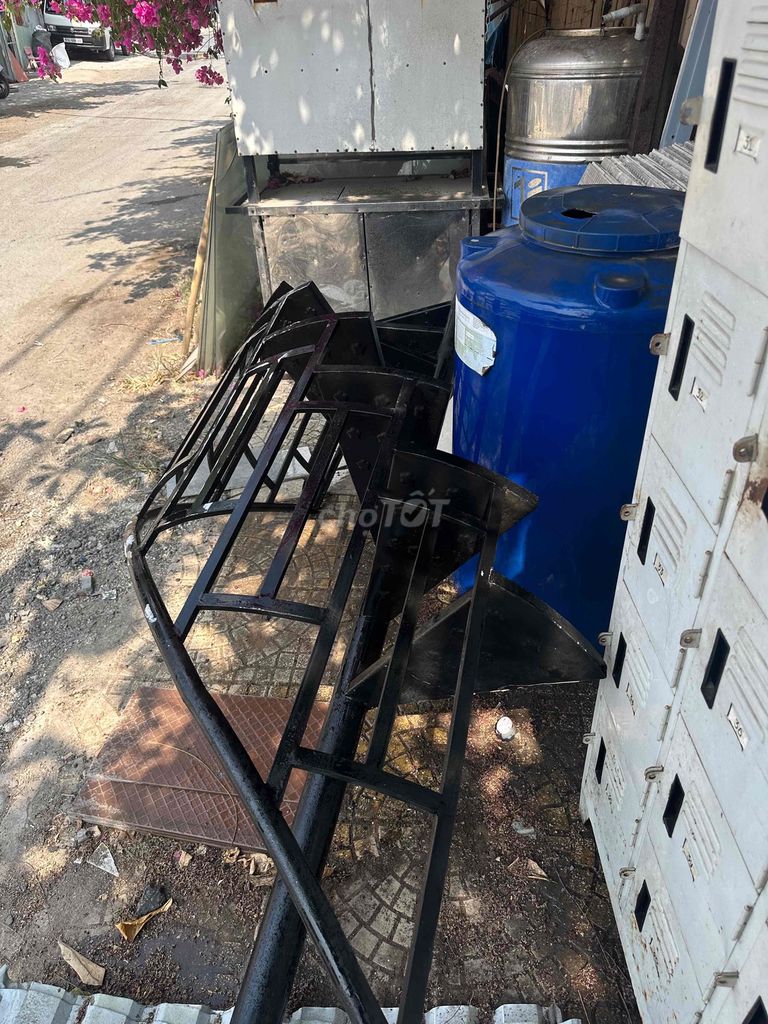 thang xoắn sắt dày 2 li. Mua bán Nội thất, đồ gia dụng khác tại Quận 7 Tp Hồ Chí Minh được đăng bởi Quang hình 1
