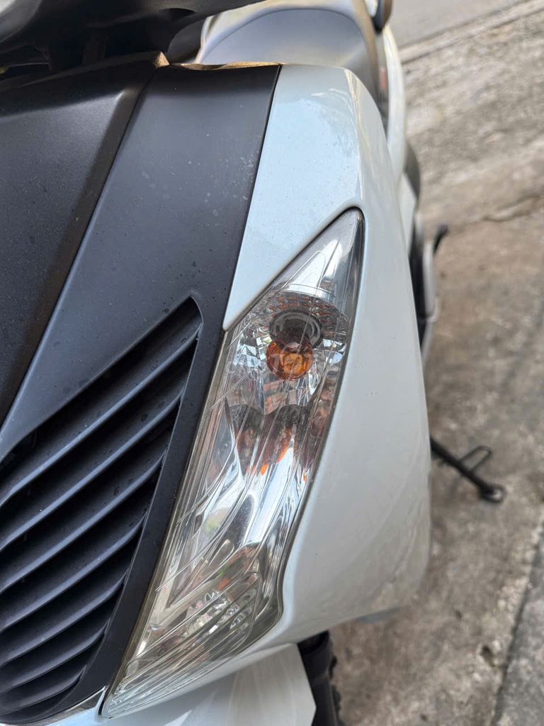 Honda SH 2010 150cc Trắng. Mua bán Xe máy tại Quận Tân Phú Tp Hồ Chí Minh được đăng bởi trọng đức  hình 5