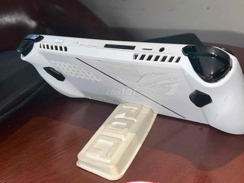 ROG Ally Z1E Trắng đã qua sử dụng. Mua bán Thiết bị chơi game tại Quận Cái Răng Cần Thơ được đăng bởi Ngọc Thảo hình 1
