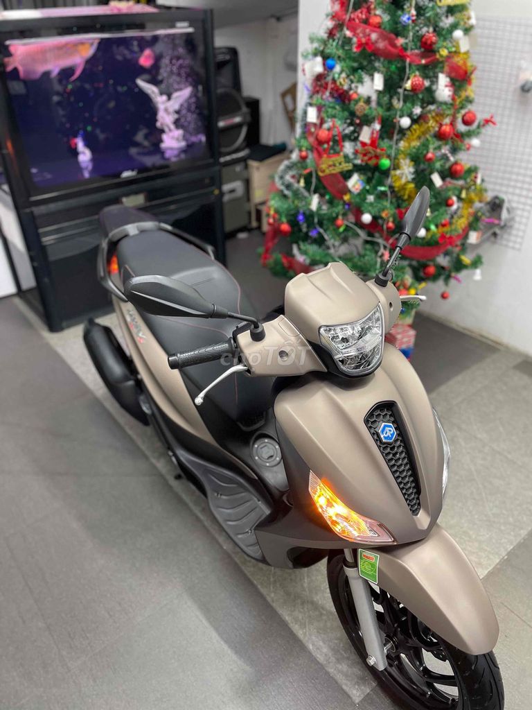 Piaggio Medley 2024 Vàng đồng 5000km. Mua bán Xe máy tại Quận Phú Nhuận Tp Hồ Chí Minh được đăng bởi DŨNG HOÀNG  hình 2