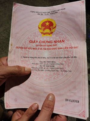 Cần bán đất có ba căn nhà. Mua bán nhà ở tại Thành phố Vũng Tàu Bà Rịa - Vũng Tàu được đăng bởi Kim