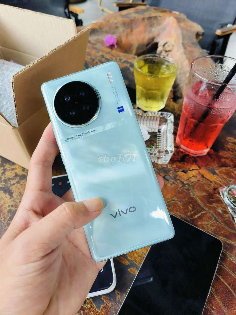Vivo X90S ram 8-256GB Nguyên bản. Mua bán Điện thoại tại Thành phố Thủ Dầu Một Bình Dương được đăng bởi HUNG MOBILE  hình 1