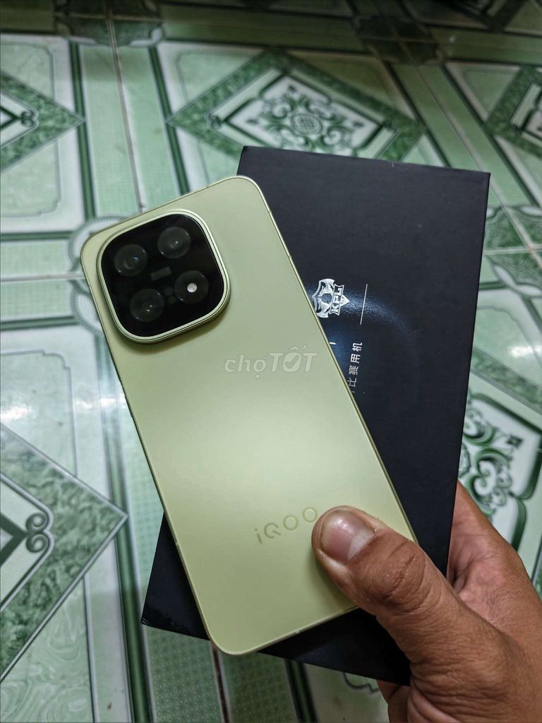 iQOO 15 12GB/256GB Xanh Lá. Mua bán Điện thoại tại Quận 6 Tp Hồ Chí Minh được đăng bởi Akayr1997 hình 1