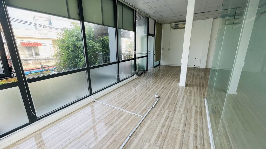 CHO THUÊ VĂN PHÒNG, 40M2, GÓC 2 MẶT TIỀN ĐƯỜNG 11, TRƯỜNG THỌ