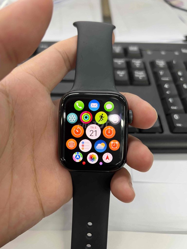 Apple Watch SE Đen. Mua bán Thiết bị đeo thông minh tại Thành phố Thuận An Bình Dương được đăng bởi Bi Nguyễn hình 1