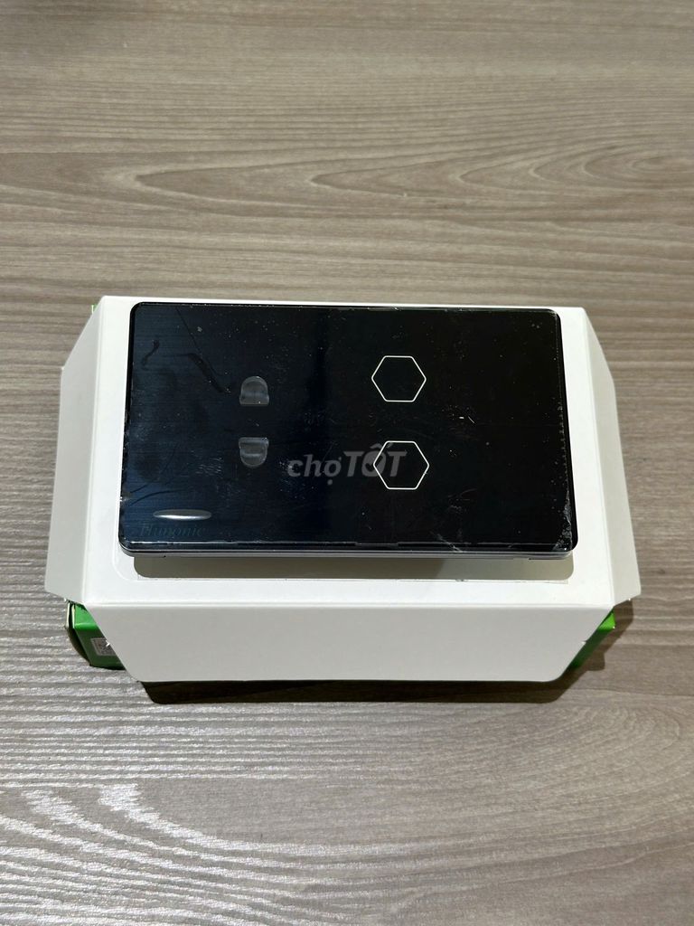 CÔNG TẮC CẢM ỨNG WIFI 2 NÚT +1 Ổ CẮM HUNONIC DATIC. Mua bán Phụ kiện (Màn hình, Chuột...) tại Thành phố Bà Rịa Bà Rịa - Vũng Tàu được đăng bởi Mr AN hình 1