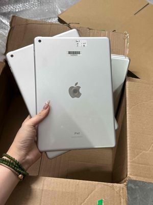 Pass Gen8 32GB Wifi zin đẹp. Mua bán Máy tính bảng tại Quận Hoàng Mai Hà Nội được đăng bởi Lã Bình iPad