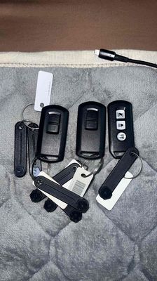 còn dư 3 cái remote k dùng còn rất mới