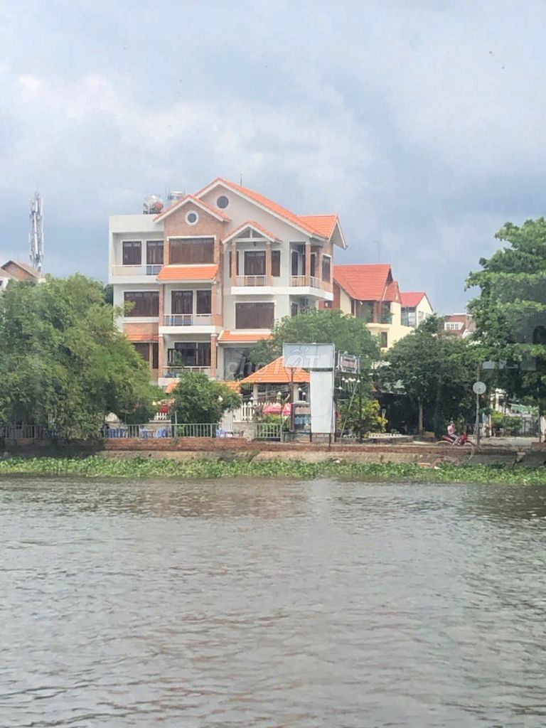Biệt thự góc 2 mặt tiền view sông Sài Gòn Hiệp Bình Chánh
