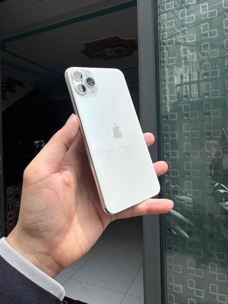 Apple iPhone 11 Pro Max 64GB Bạc Đã qua sử dụng. Mua bán Điện thoại tại Thành phố Vũng Tàu Bà Rịa - Vũng Tàu được đăng bởi BINHHYK  hình 1