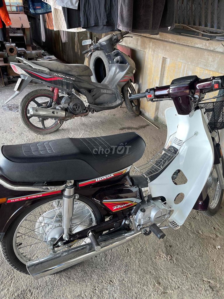 Honda Dream trắng đỏ, xe số. Mua bán Xe máy tại Quận Long Biên Hà Nội được đăng bởi Đình Sơn hình 1