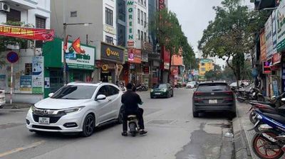CHO THUÊ NHÀ NGUYỄN SƠN LÔ GÓC 130M2X5T - NGANG 10M - 30 TRIỆU.CÓ PCCC. Cho thuê văn phòng, mặt bằng kinh doanh tại Quận Long Biên Hà Nội được đăng bởi Lê Lan