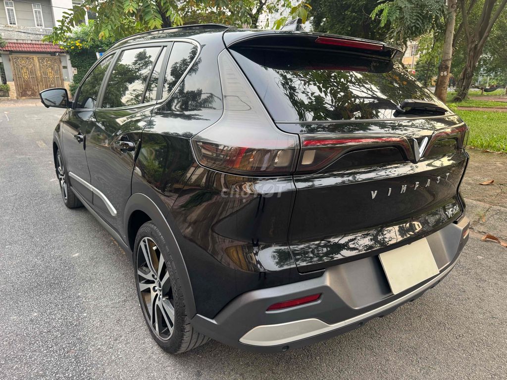 VFe34, sơn zin 100%, 1 chủ, còn RẤT MỚI. Mua bán Ô tô tại Quận Bình Tân Tp Hồ Chí Minh được đăng bởi VÕ LONG HẢI VinFast Chevrolet hình 6