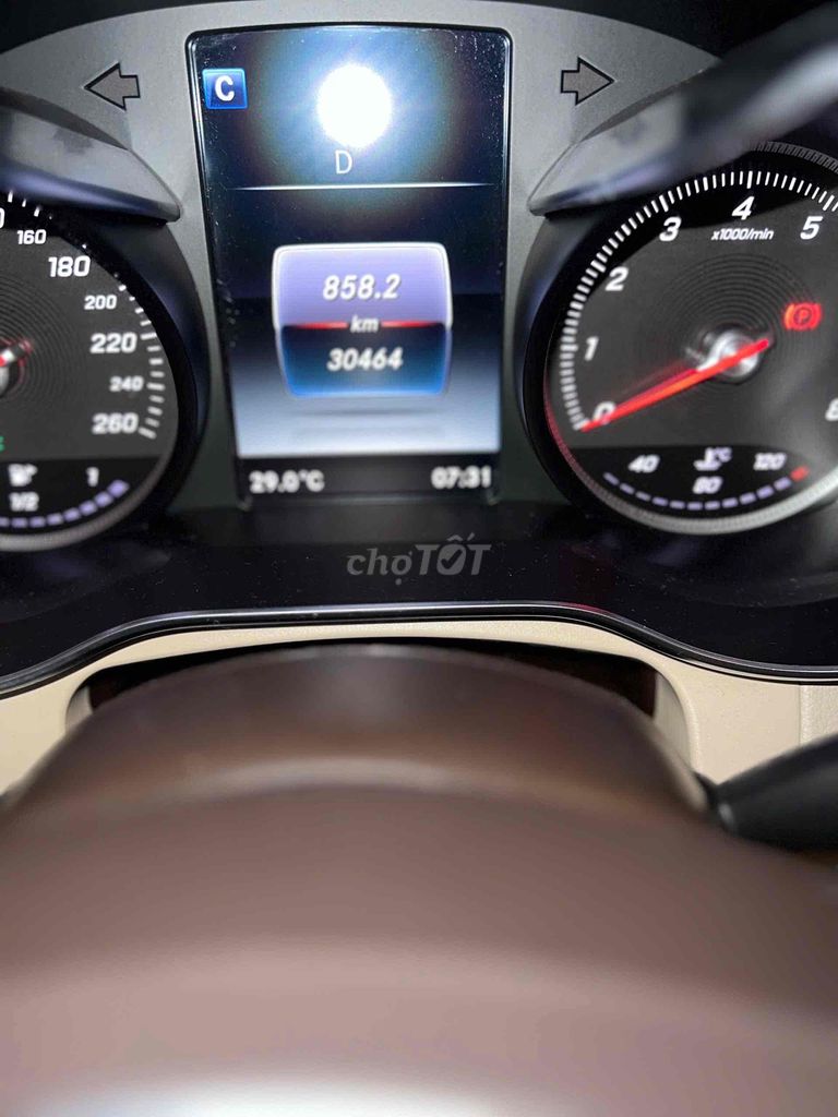 Mercedes Benz GLC 2017 300 4Matic - 30500 km. Mua bán Ô tô tại Quận 10 Tp Hồ Chí Minh được đăng bởi Thoại Minh Huỳnh hình 5