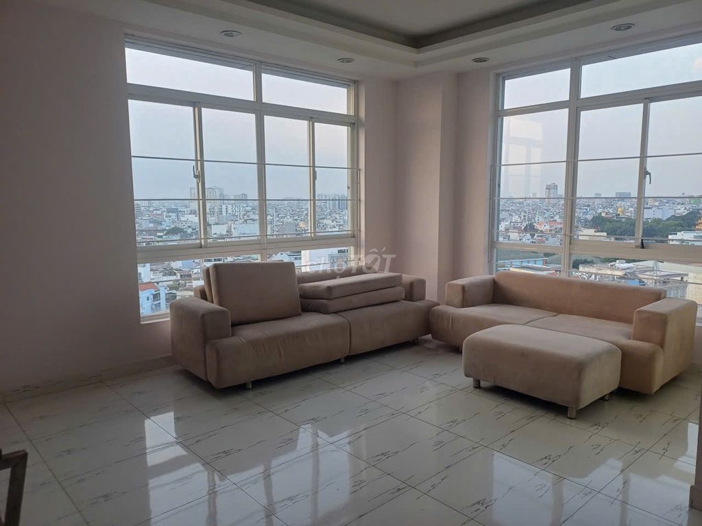 Аренда · 3 комн. · 140 м² · Quận 11, ул. Lạc Long Quân