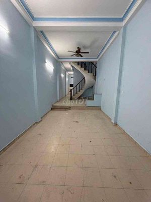 Аренда · 4 комн. · 64 м² · Quận 11, ул. Đường Lạc Long Quân