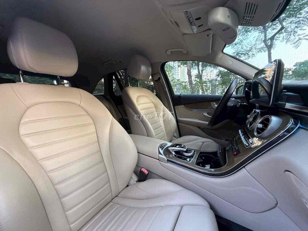 Mercedes-Benz GLC 250 2016 Trắng kem 90000 km. Mua bán Ô tô tại Quận Hoàng Mai Hà Nội được đăng bởi Mr Tài hình 6