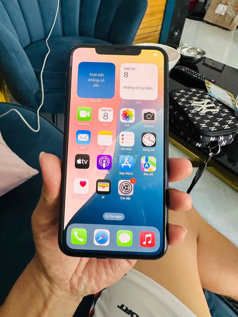Apple iPhone 11 Pro Max zin giá rẻ. Mua bán Điện thoại tại Thành phố Nha Trang Khánh Hòa được đăng bởi Quý Pipoy hình 1